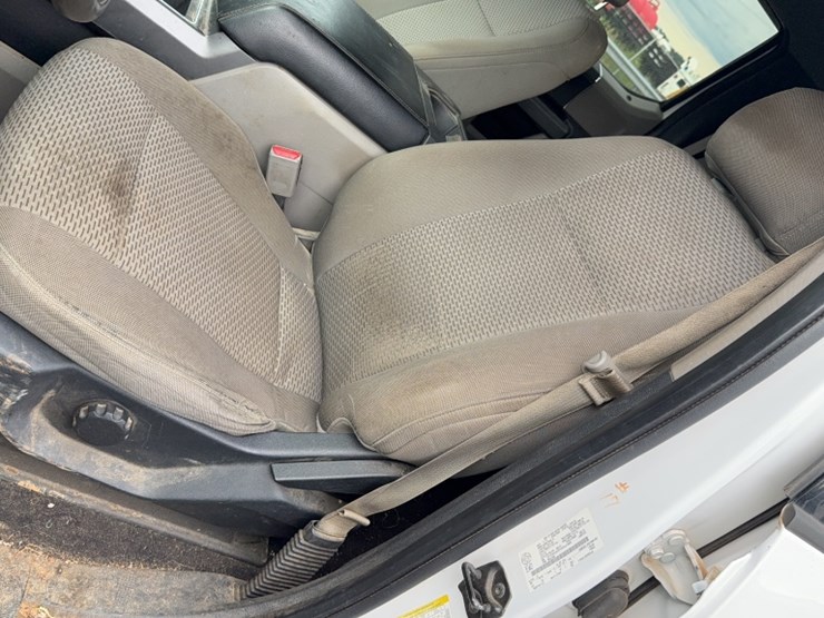2016-ford-f150-image-16