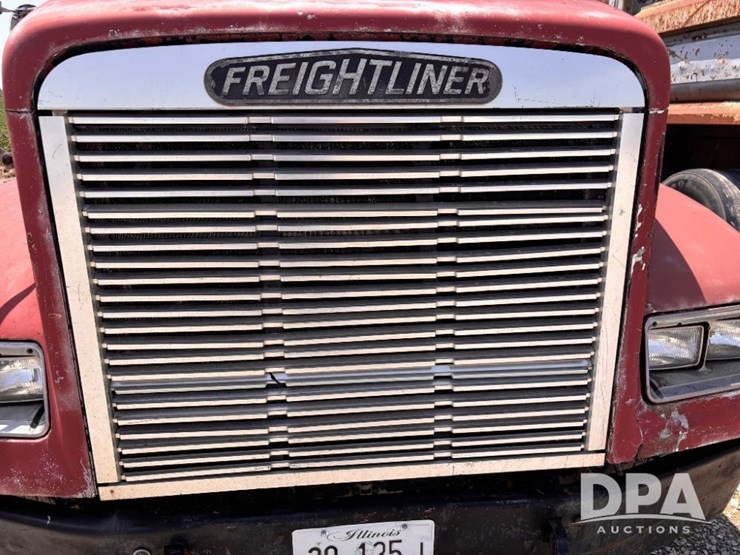 1997-freightliner-fld112-image-16
