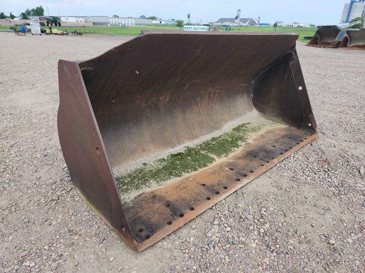 custom-wheel-loader-bucket-image-2
