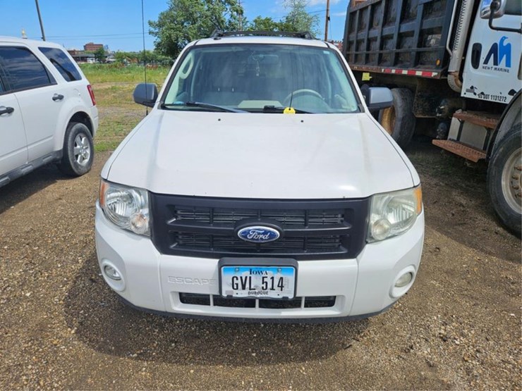 2011-ford-escape-image-7