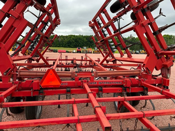 case-ih-4200-image-24