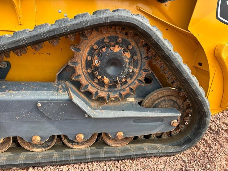 2023-deere-317g-image-10