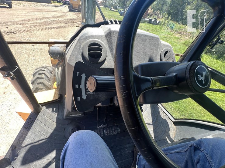 2013-deere-410k-image-18