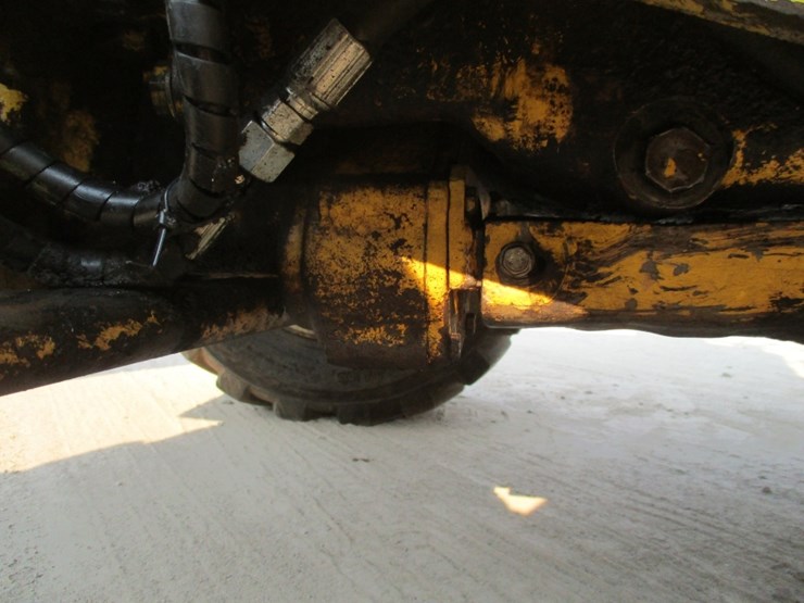 new-holland-545d-image-17