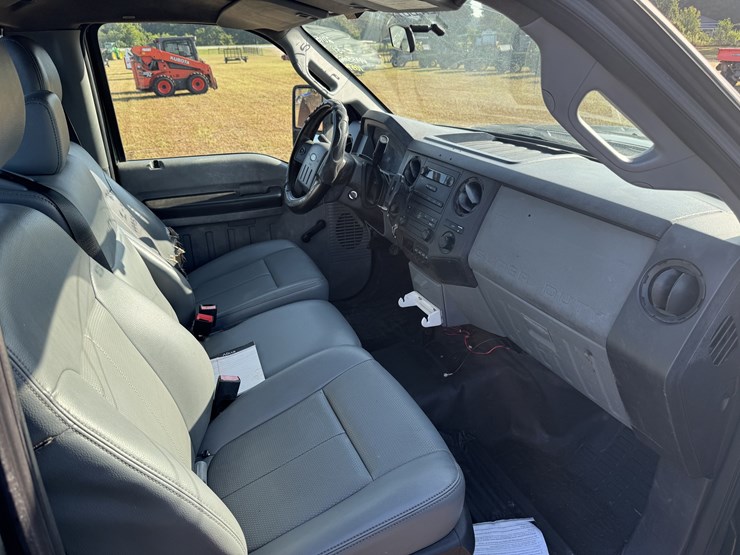 2015-ford-f350-xl-image-11