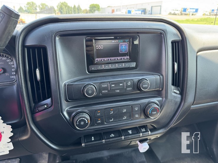 2015-chevrolet-3500hd-image-13