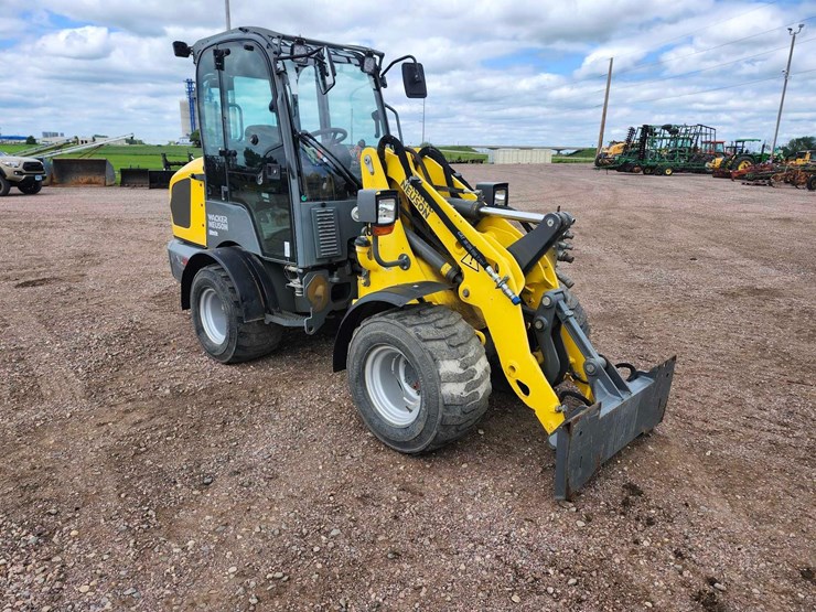 2016-wacker-neuson-wl32-image-2