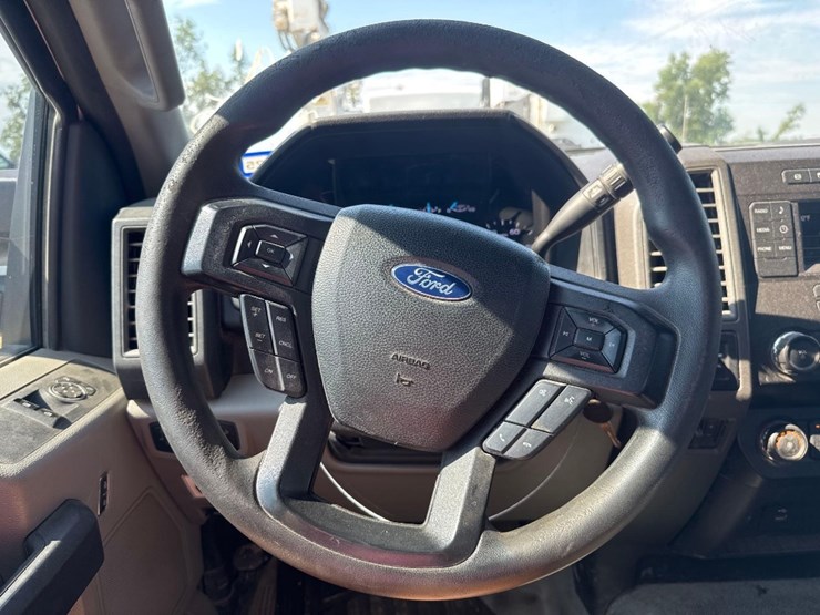 2019-ford-f550-xl-image-32