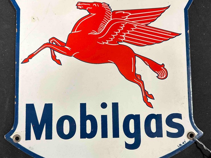 1021---mobilgas-porcelian-sign---12"-x-12"---single-sided-image-1