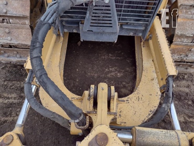 2004-deere-650h-xlt-image-17