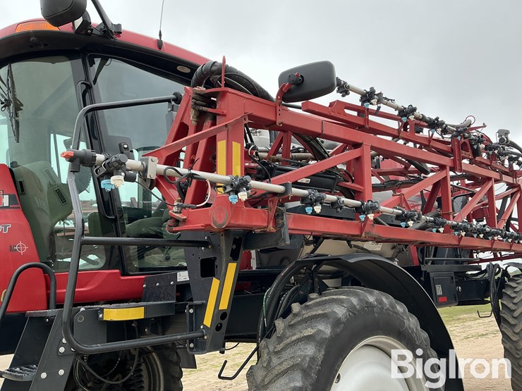 2016-case-ih-patriot-4440-image-19