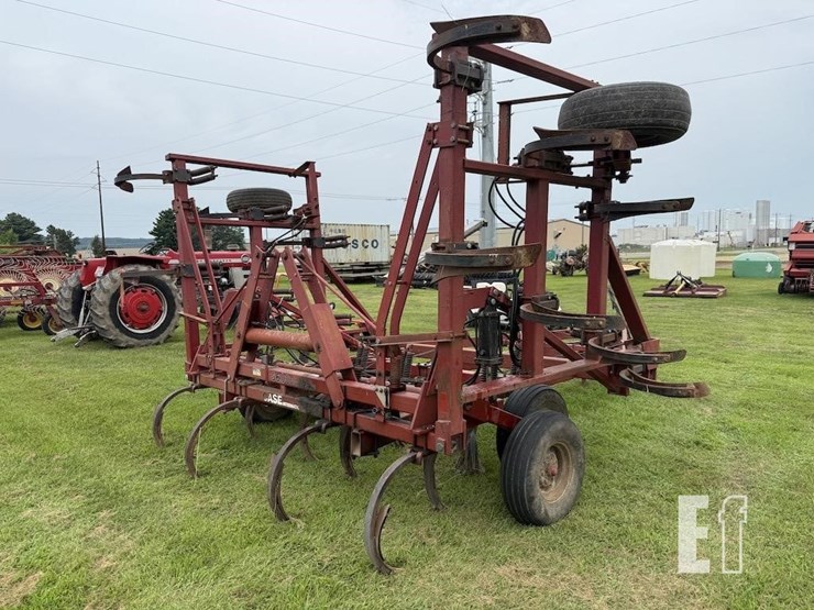 case-ih-5600-image-2