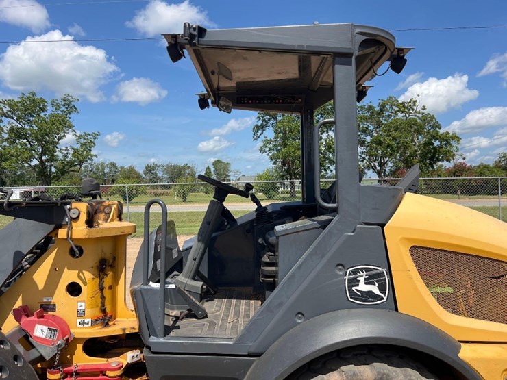 2018-deere-204l-image-21