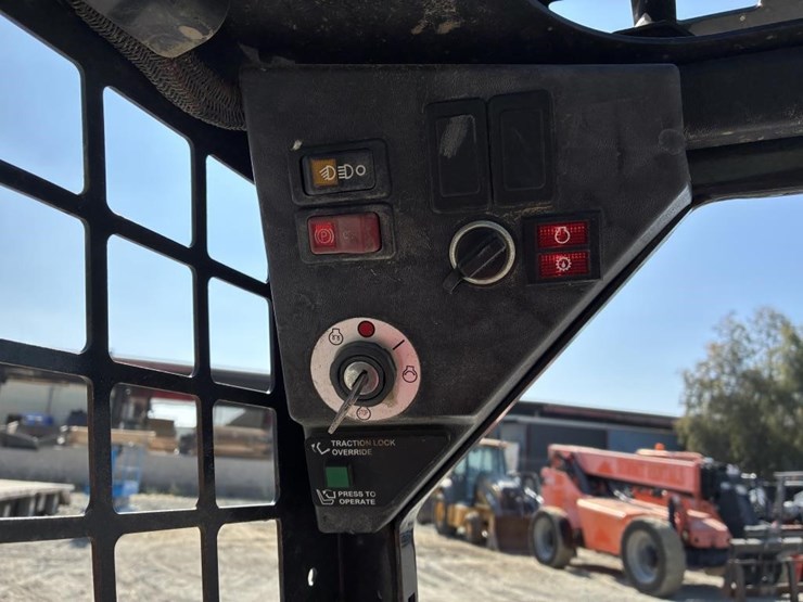 2020-bobcat-s70-image-15