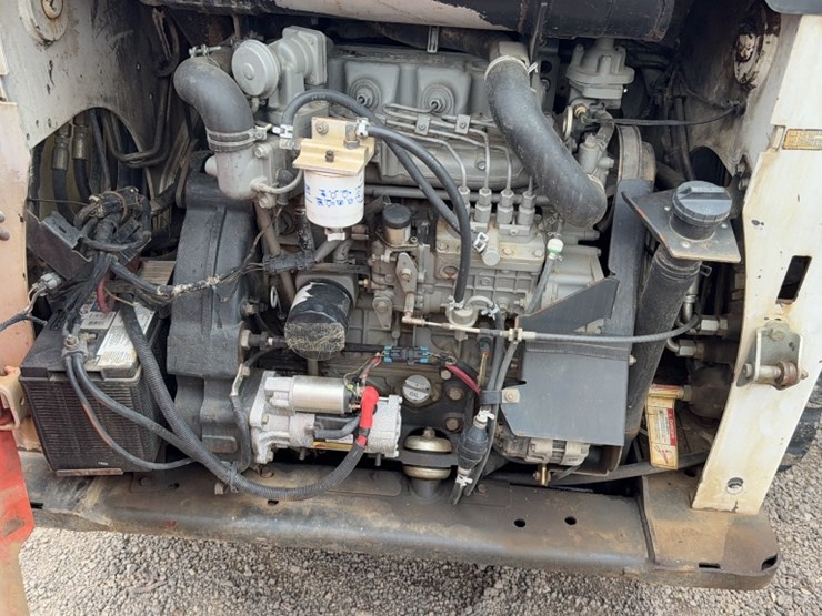 2011-bobcat-t750-image-11