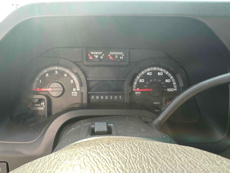 2013-ford-e350-image-23