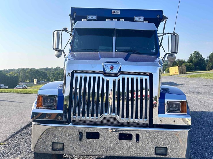 2021-western-star-4700sf-image-2