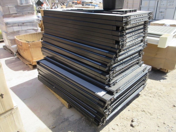 lot-of-misc-size-office-wall-partitions,-image-2