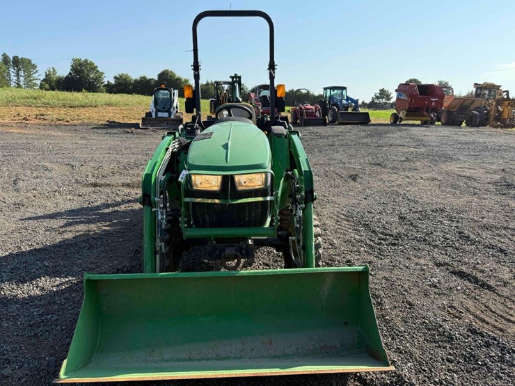 2020-john-deere-3032e-image-8