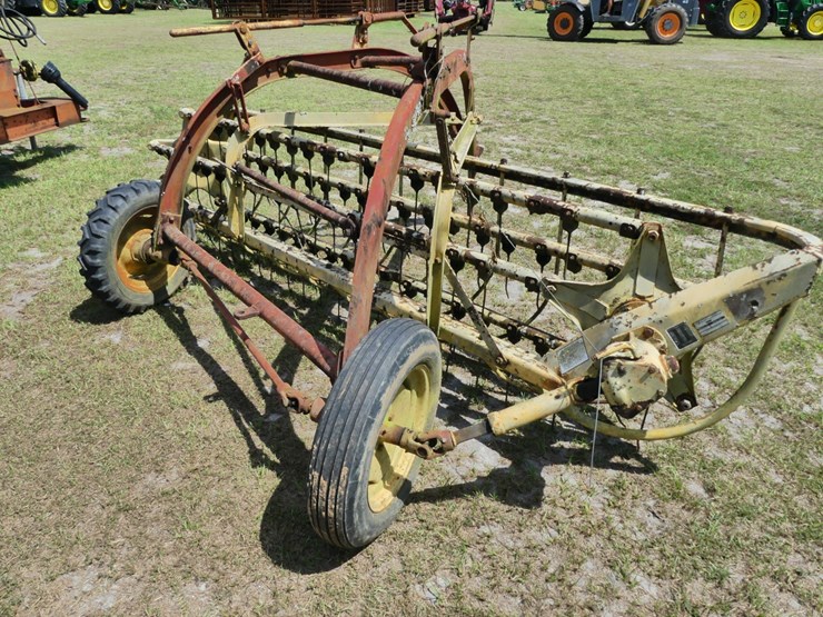 new-holland-260-image-3