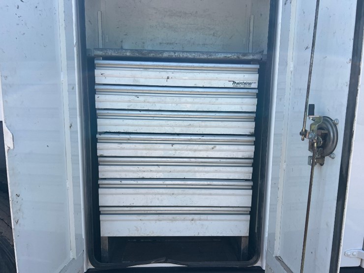 2010-kenworth-t270-image-23