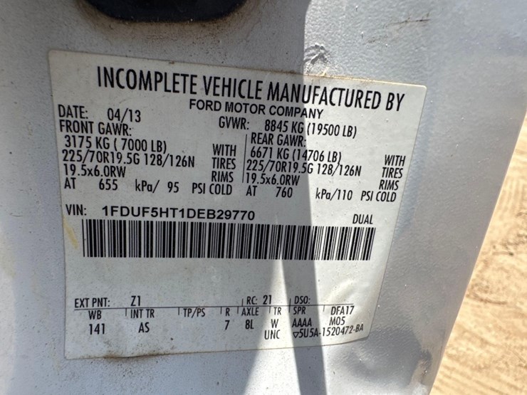 2013-ford-f550-image-45
