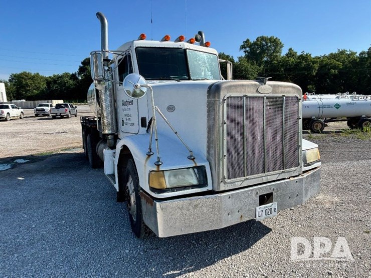 1987-peterbilt-377-image-4
