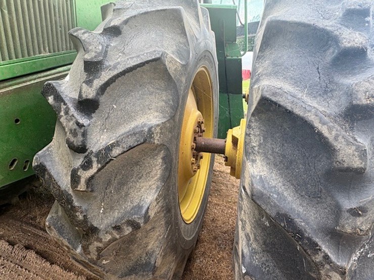 john-deere-8560-image-11