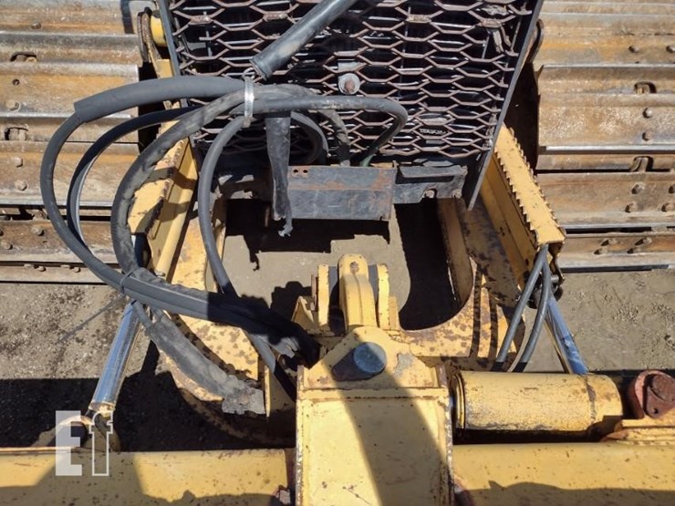 2004-deere-650h-image-15