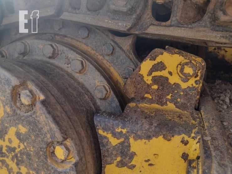 2011-komatsu-d31px-22-image-33
