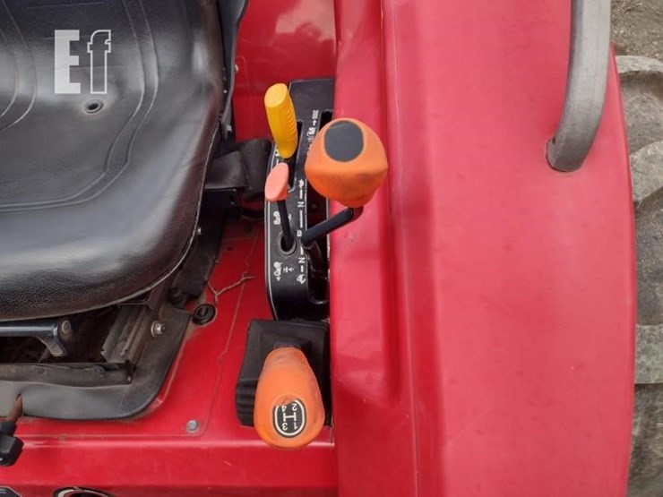 massey-ferguson-1735m-image-8