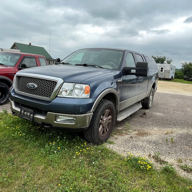 #1037 • 2005 Ford Lariat Crew Cab 4x4 (Has WI Title)