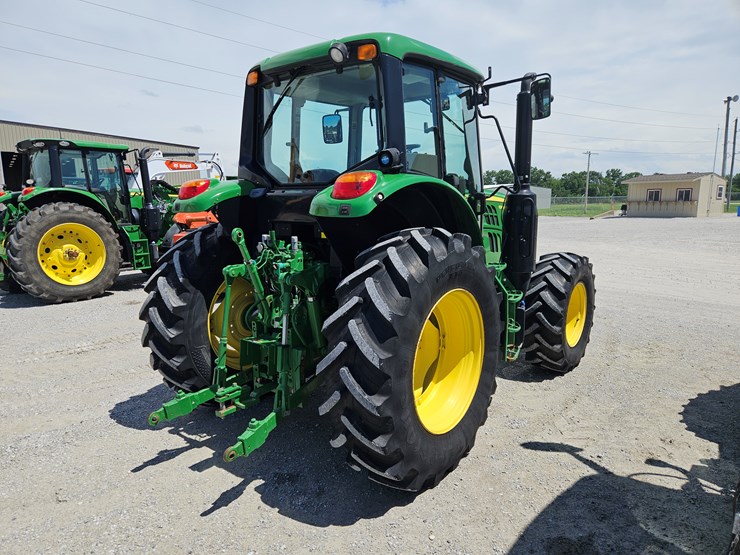 2020-john-deere-6110m-image-5