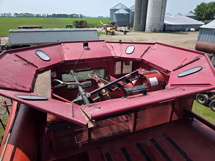 2002-case-ih-2388-image-47