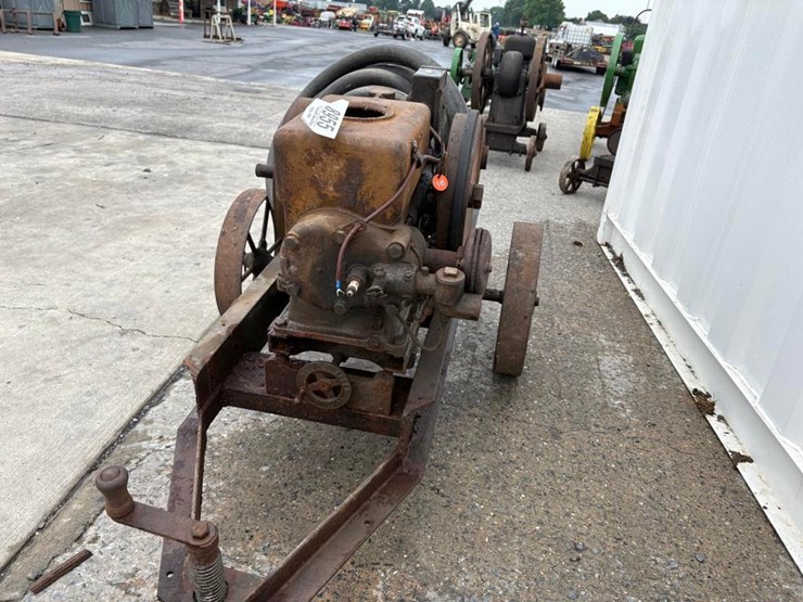 cushman--1-1/2-hp-w/pump-image-9