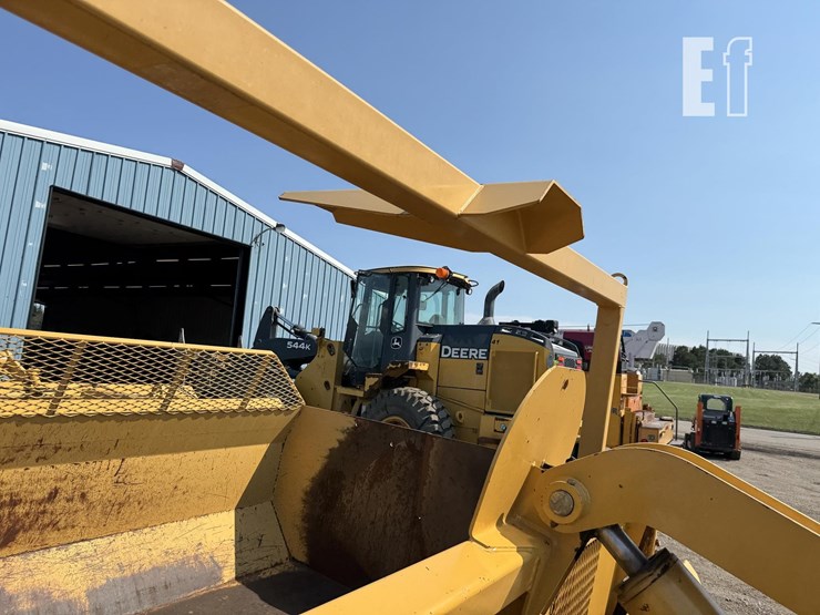 2000-deere-1812c-image-29