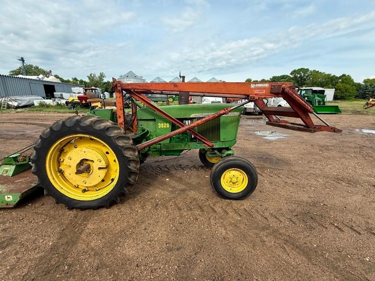 john-deere-3020-image-5