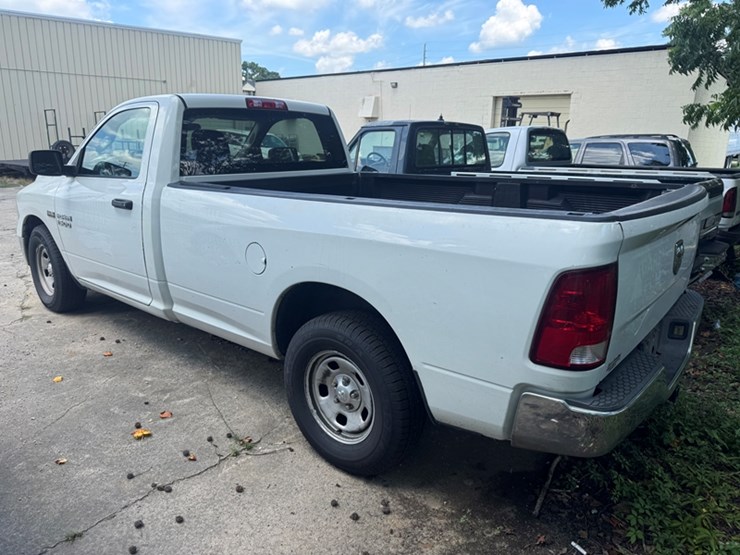2017-ram-1500-reg-cab,-long-bed-pickup,-bad-engine-145,989-miles-showing---3c6jr6dt9hg681114-image-4