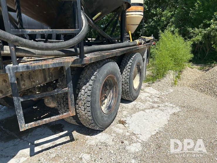 1991-ford-l8000-image-13