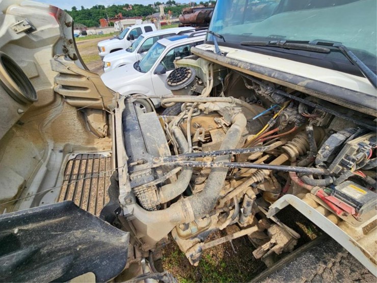 #2526-•-2007-freightliner-m2-tandem-axle-dump-truck-image-9
