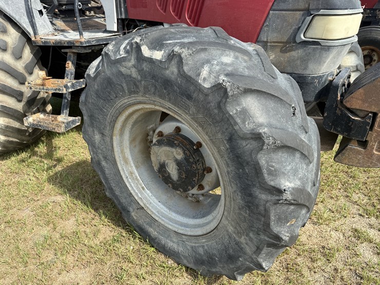case-ih-farmall-105u-image-6