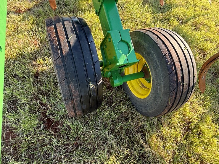 john-deere-2430-image-13
