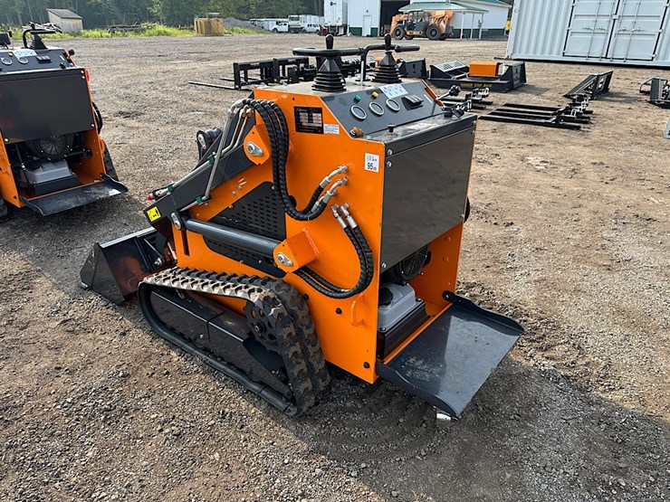 landhero-ldh-t460-mini-skid-steer-image-6