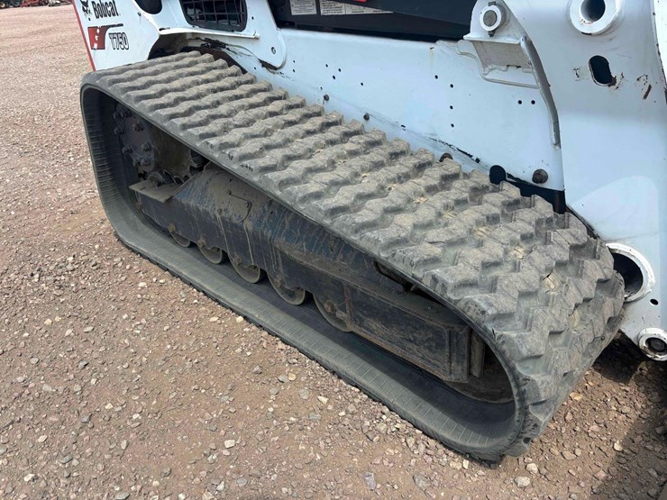 2017-bobcat-t750-image-31