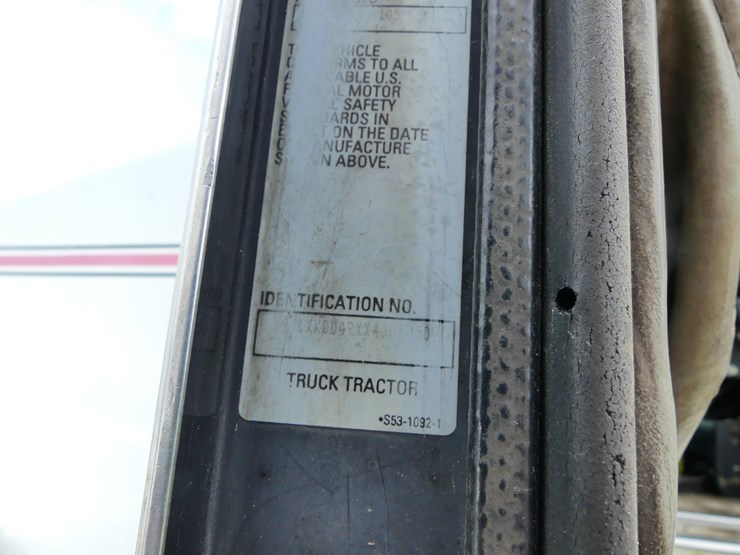 2004-kenworth-t800-image-19