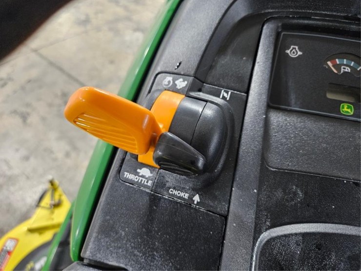 2013-john-deere-x530-image-23