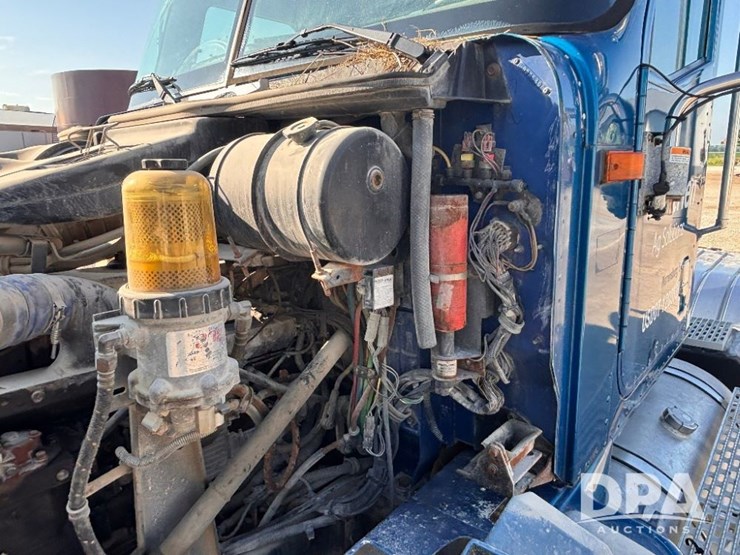 2002-ihc-9400i-day-cab-truck-(gp10940,-unit-109996)-image-56