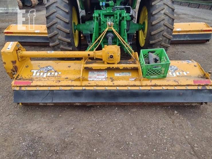2015-john-deere-6105d-image-40