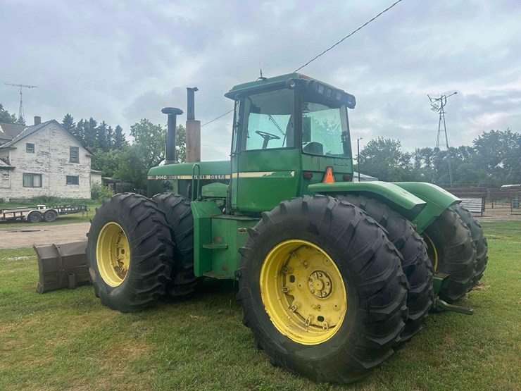 john-deere-8440-image-2
