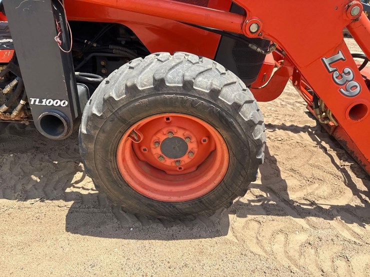 2005-kubota-l39-image-11
